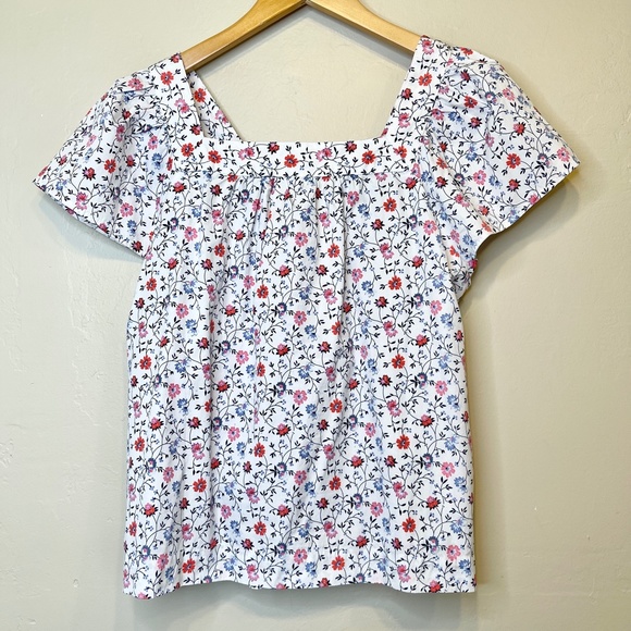 GAP | Crisp Ditsy FLORAL Square Neckline Short Flare Sleeves Button Placket Top - Picture 5 of 14